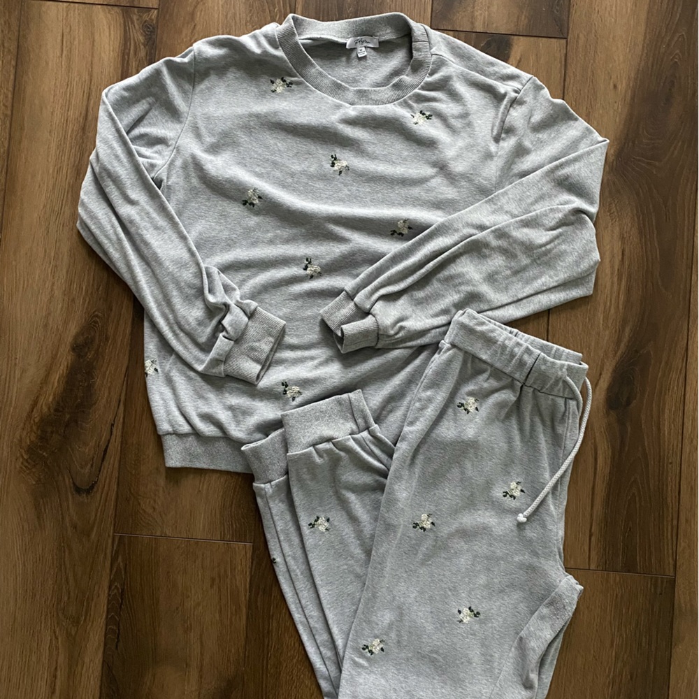 Roolee Embroidered Flower Lounge Sweatpants Set